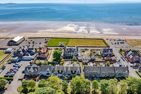 BEACH PROXIMITY