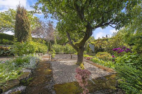 MIDDLE GARDEN