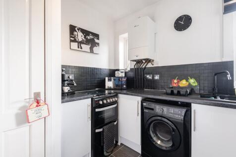 KITCHEN LEFT