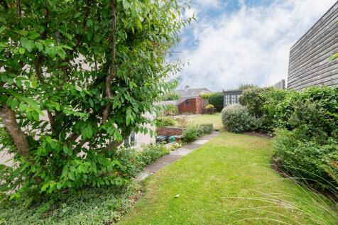 GARDEN TO REAR