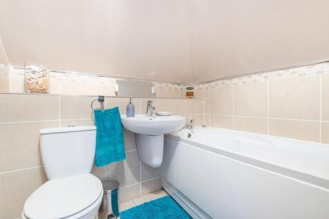 BEDROOM 2 ENSUITE