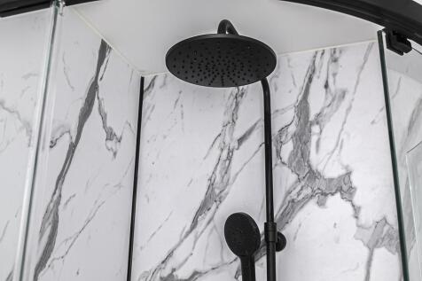 BATHROOM DETAIL