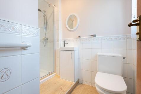 ENSUITE SHOWER ROOM