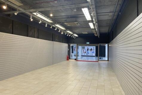 PHOTO 3  Unit 38  8 Westbury Mall  Fareham Shopp