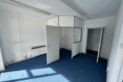 PHOTO 6  12 St Georges Business Centre Portsmout