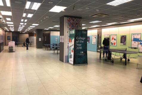 PHOTO 2  Unit 66  12 Thackeray Mall Fareham Shop