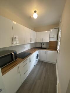 Two double bedroom flat with bathroom , fitted ki