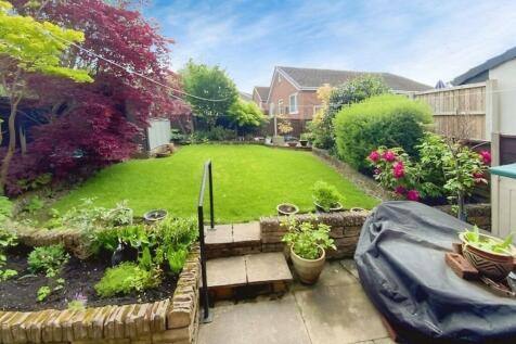 b8c0ed3c-garden.jpg