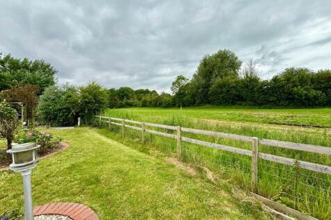 Garden onto countryside 