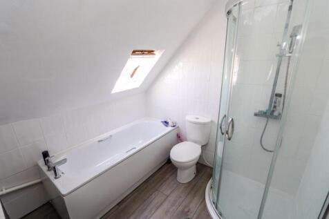 Bathroom Top Floor Flat 