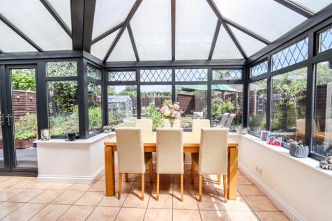 Conservatory/Dining Area