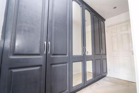 Built in Wardrobes
