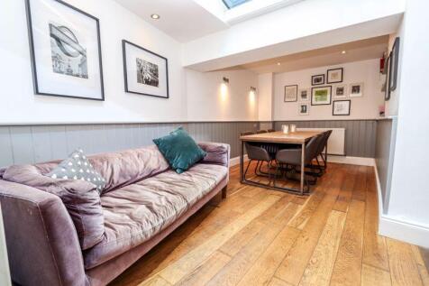 Sitting/Dining Room