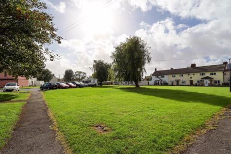 Grass area to front