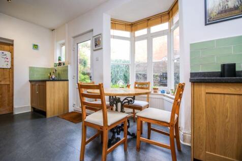 Kitchen/Breakfast Area