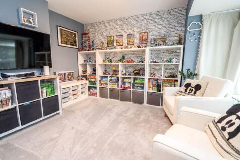 Snug Room/Potential Bedroom 5