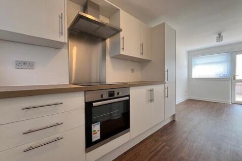 Kitchen &#43; Dining Room