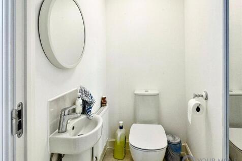 Cloakroom/Wc