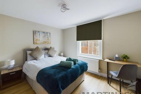 6 Bedroom 1