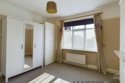 10 Bedroom 2