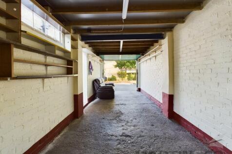 16 Garage