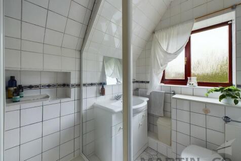 12 Bathroom