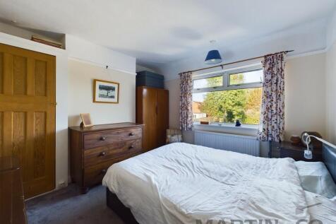 10 Bedroom 2