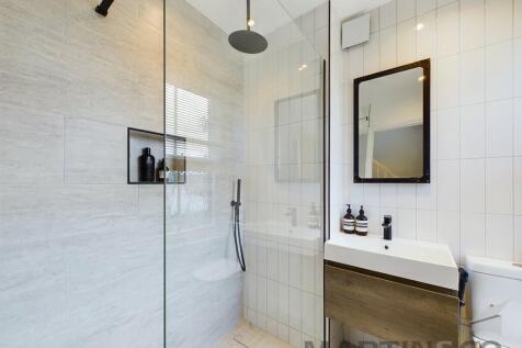 17 Bathroom