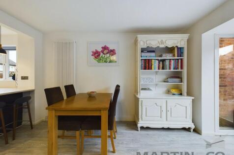 7 Dining