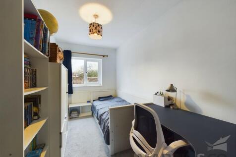 14 Bedroom 3