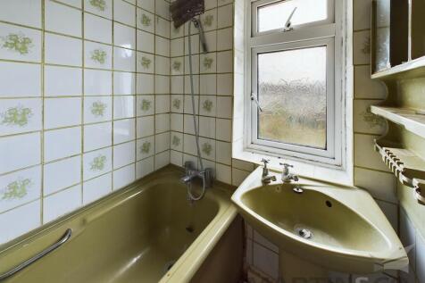 10 Bathroom