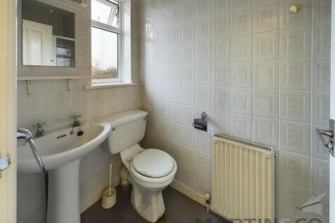 Downstair Shower ...