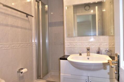 En-suite Shower r...