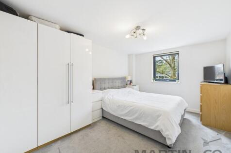6 Bedroom