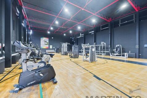 10 Communal Gym