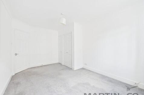 10 Bedroom 1
