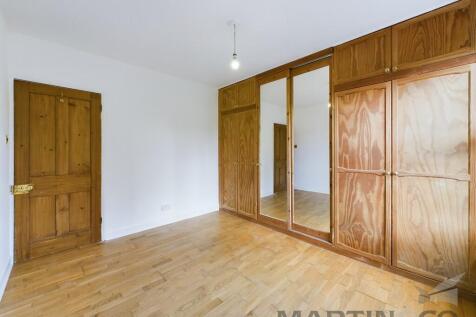 5 Bedroom 1