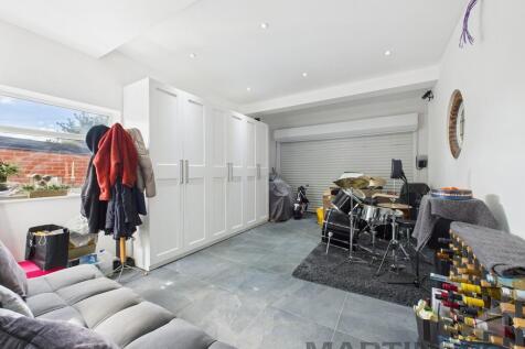 12 Garage