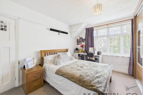 25 Bedroom 1