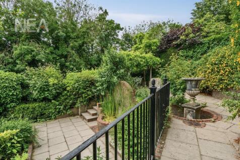 Courtyard Garden