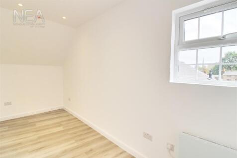 Bedroom 2/Study