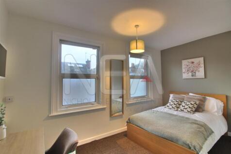 Room Five &amp; Ensuite