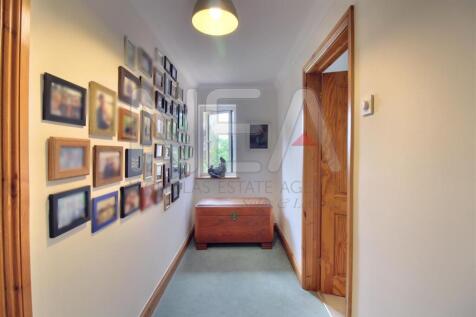 1st floor landing