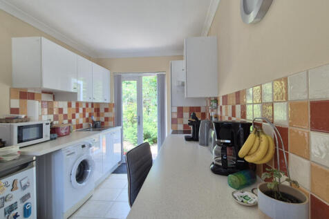 Open Plan Breakfast Kitchen/Living Room
