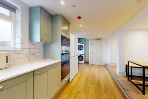Flat 2 kitchen c
