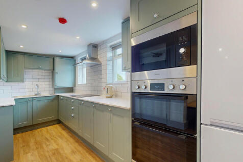 Flat 2 kitchen e