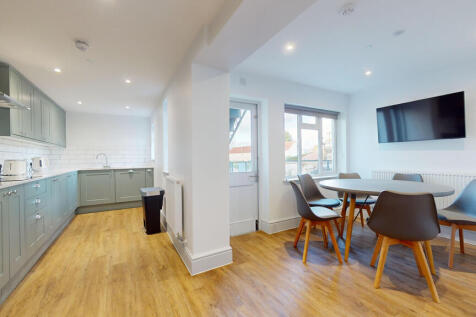 Flat 1 kitchen b
