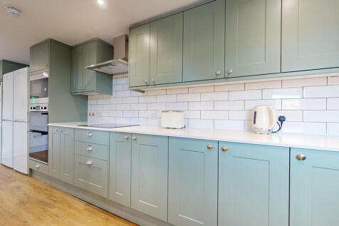Flat 1 kitchen a