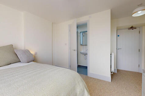 Flat 1 room 5a
