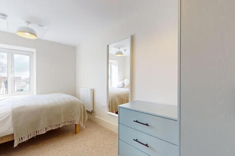 Flat 2 room 9a